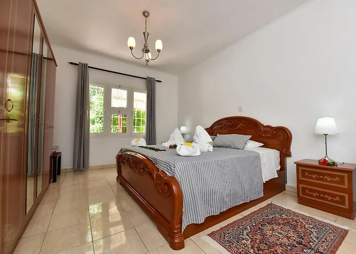 Jessies Seychelles Beau Vallon (Mahe)